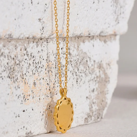 Charm Flower Pendant Necklace - Picture 4 of 8